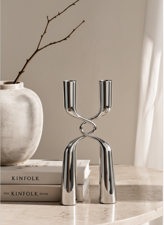 Nodo di Metallo — Candelabro Scultoreo in Ferro Galvanizzato